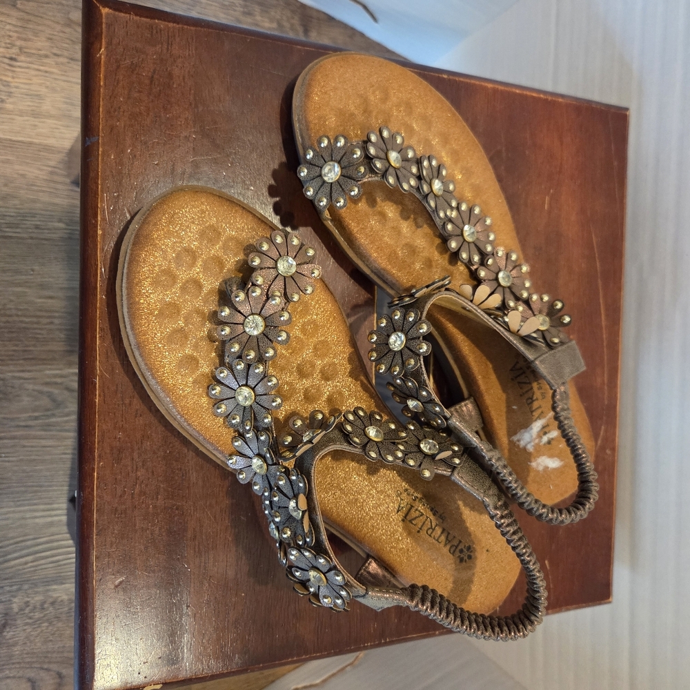 Patrizia Women's Brown Floral Sandals - Picture 11 of 11